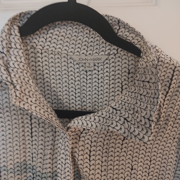 John Mark Blouse - Picture 2 of 6